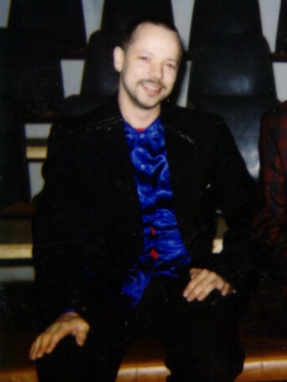 Arthur Sauer, in cartellone nel locale musicale dell'angolo nell'ottobre 1995; qui è nominato soltanto nel ruolo pubblico che i documenti attestano.
