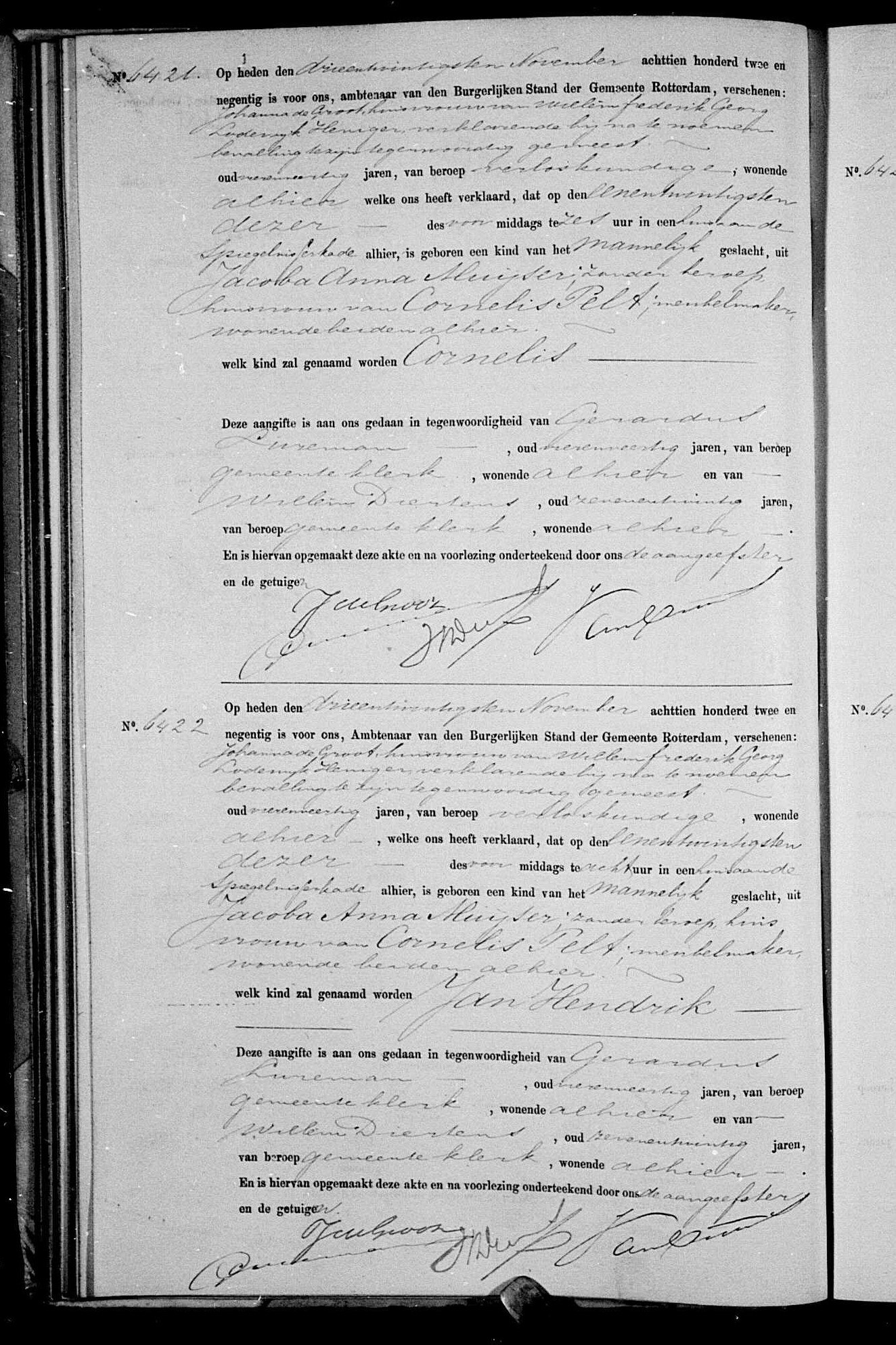 These two acts register **twins — Cornelis and Jan Hendrik — born 21 November 1892** on the Spiegelnisserkade, Rotterdam, to **Jacoba Anna Muijser** and **Cornelis Pelt**, who is here recorded as **meubelmak…