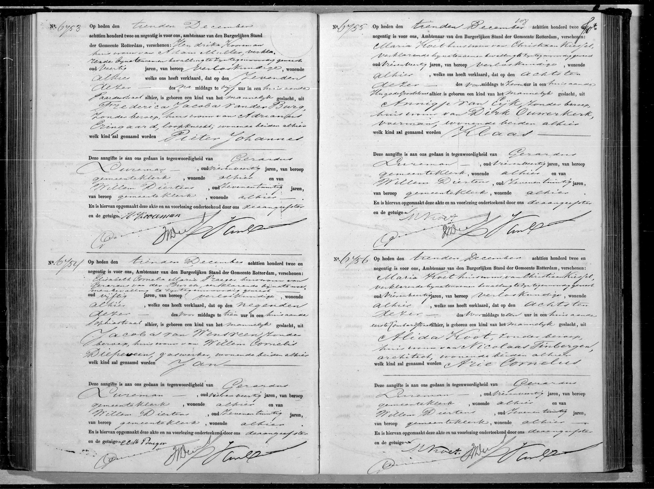 One of the architect's several separate proofs: the 1892 Rotterdam birth register, where the same man is entered as 'architect' at the builder's own address.