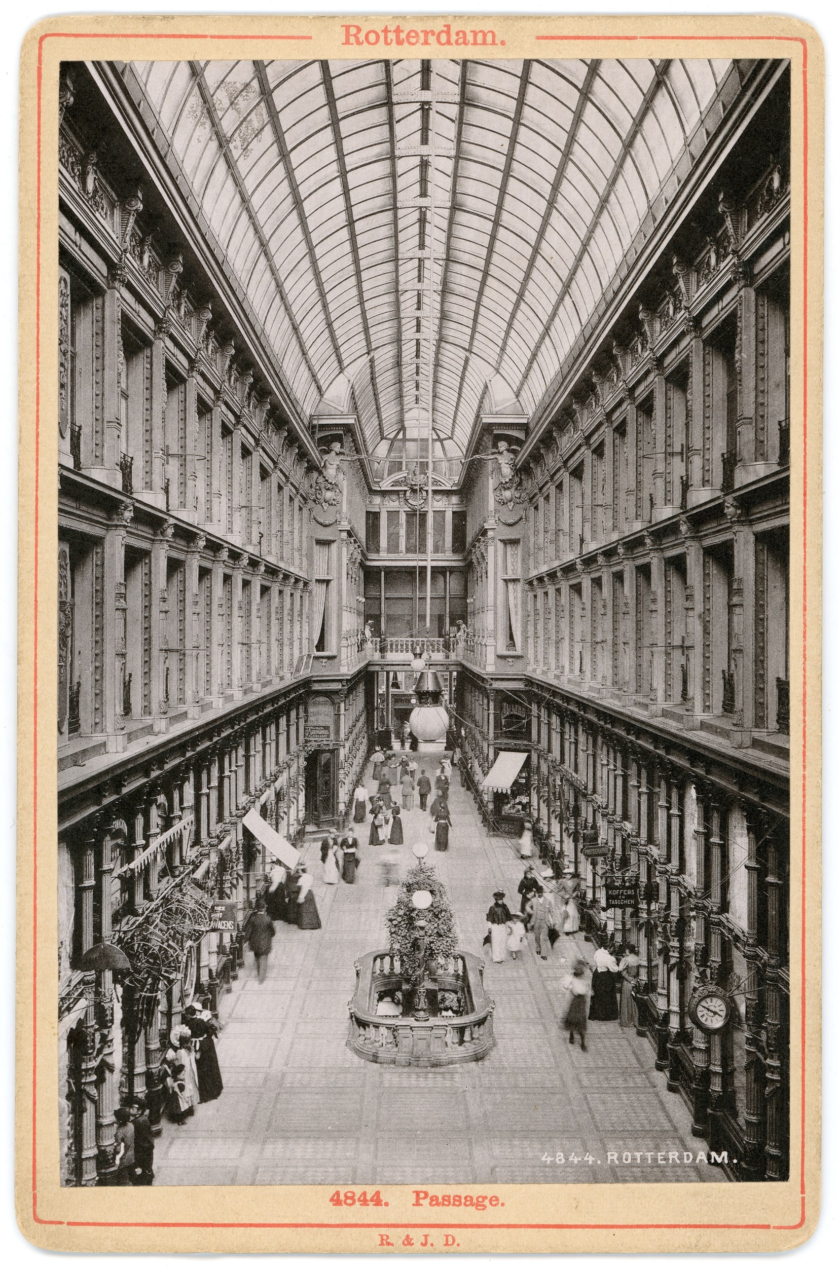 Interieur van de Passage (Coolvest-Korte Hoogstraat), Rotterdam - photo 1879-1910 (public domain)