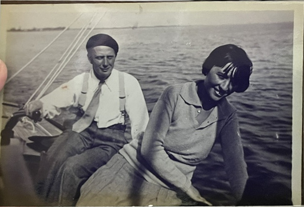 van Duffelen family collection (a living person, private) #00 — b/w photo, man & woman in a sailboat